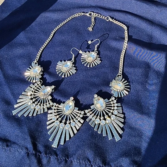 Large Silver Rhinestones Statement Necklace & Earring set - Picture 2 of 2